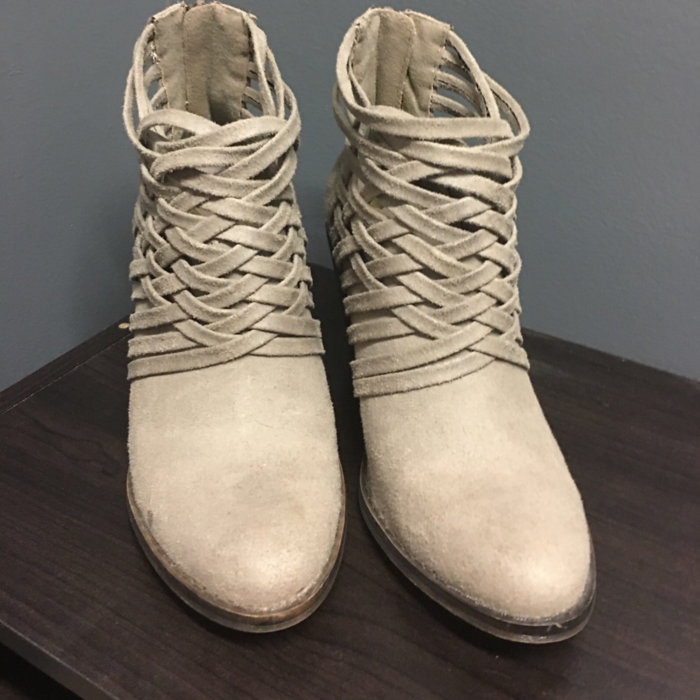 Fergalisous booties